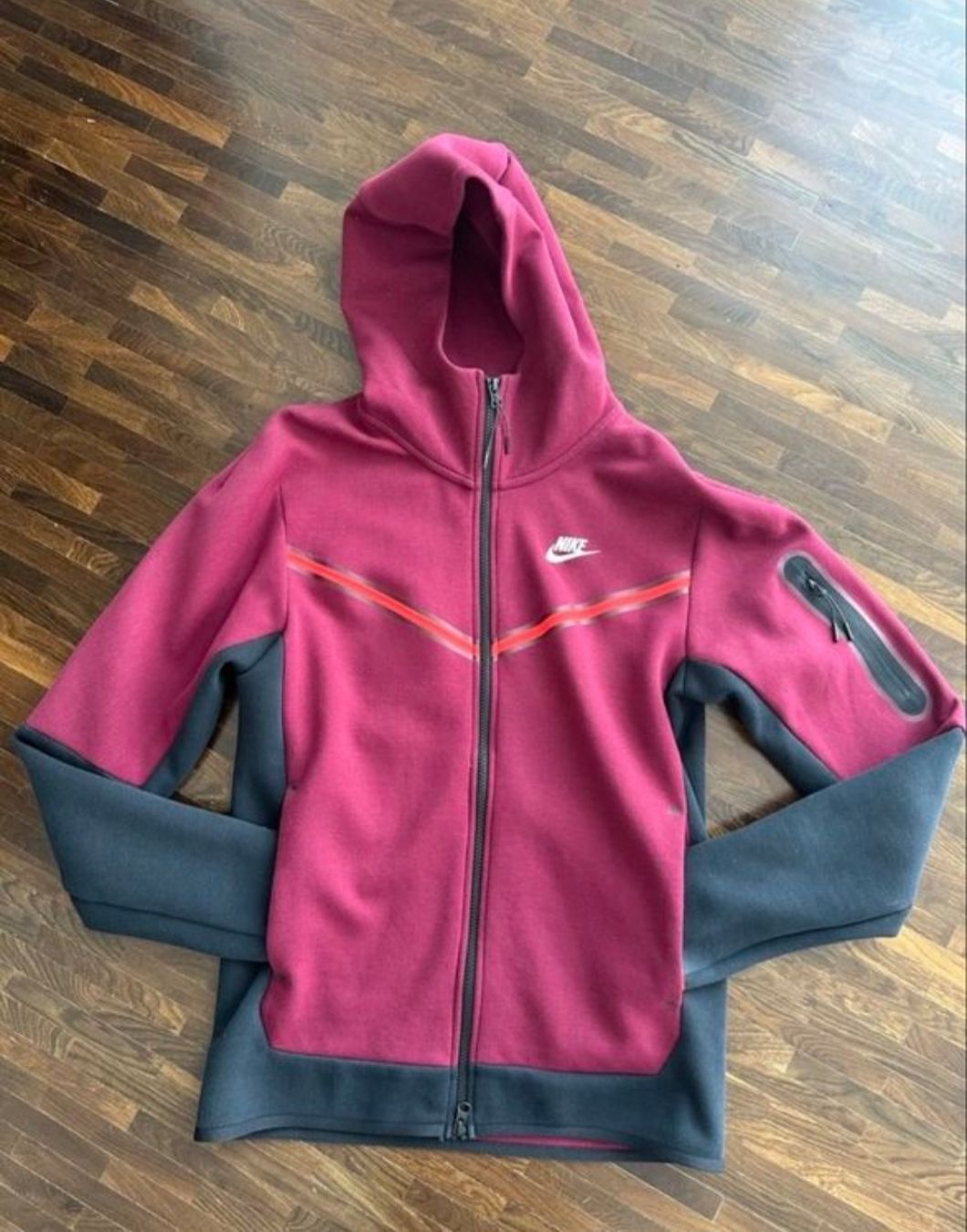 Nike Jacken: Nike Jacke Track – Neu (gemäss Beschreibung) aus Zollikofen von Vintageforyou