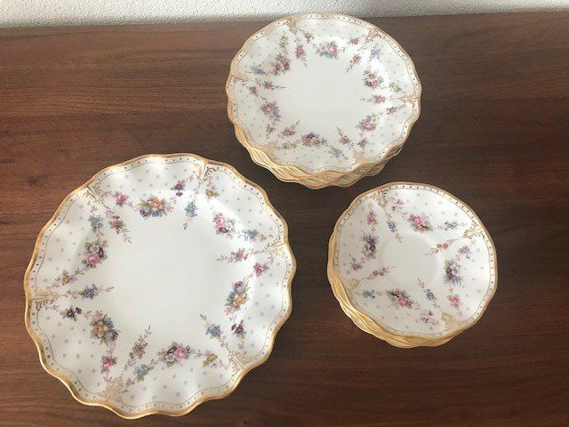 Royal Doulton Set di piatti: Antikes Prozellan Royal Crown Derby "Antoinette" – Nuovo (secondo la descrizione) da Ossingen venduto da Orelius 5