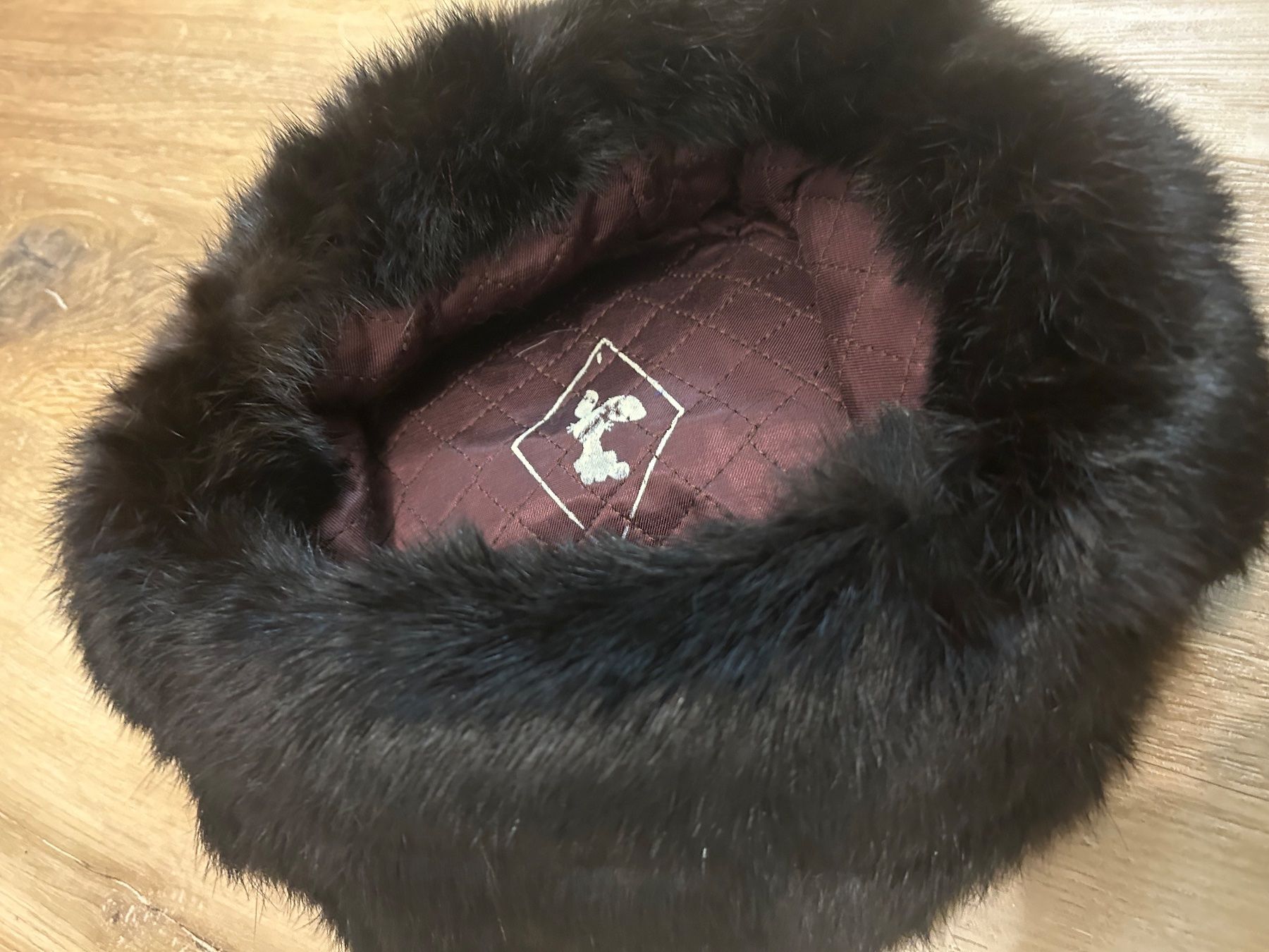 Copricapi, berretti & cappellini: EXCLUSIVE LUX FELLMUTZE MUTZE Hat White/Grey Fur each – Usato da Zürich venduto da sel_tvq7 6