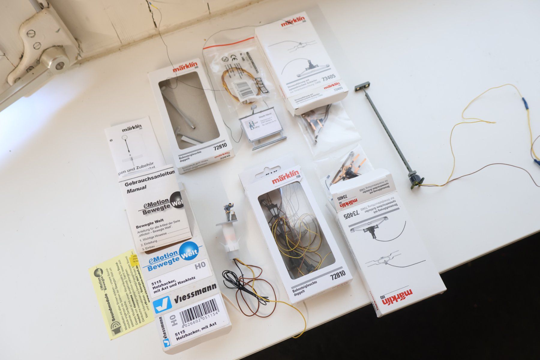 Märklin Modellini di ferrovie: Viessmann Holzhacker, Märklin Schleifer & Laternen Set H0 – Usato da Winterthur venduto da Monstera 3
