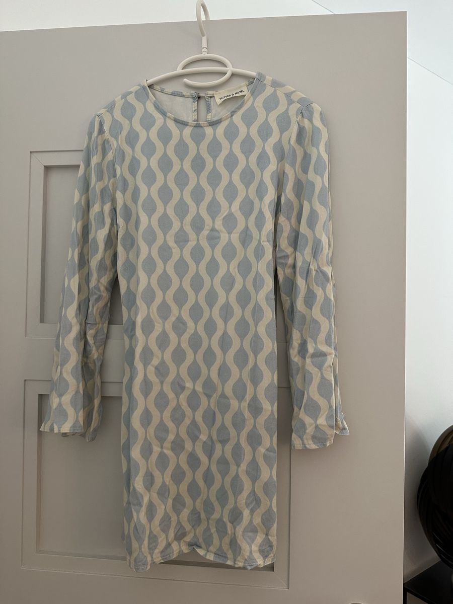 Vestiti: Dress pattern blue white  – Nuovo (secondo la descrizione) da Zürich venduto da juz_2t2j 1