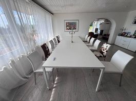 grosser Esstisch 4m komplett inkl. 12 Lederstühle