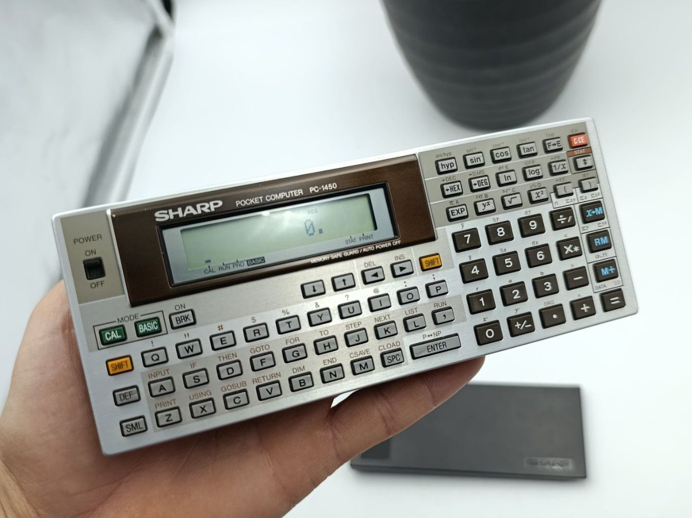 Sharp Calcolatrici tascabili: Sharp PC-1450 Taschenrechner mit neuen Batterien – Usato da Wil SG venduto da Donaldus