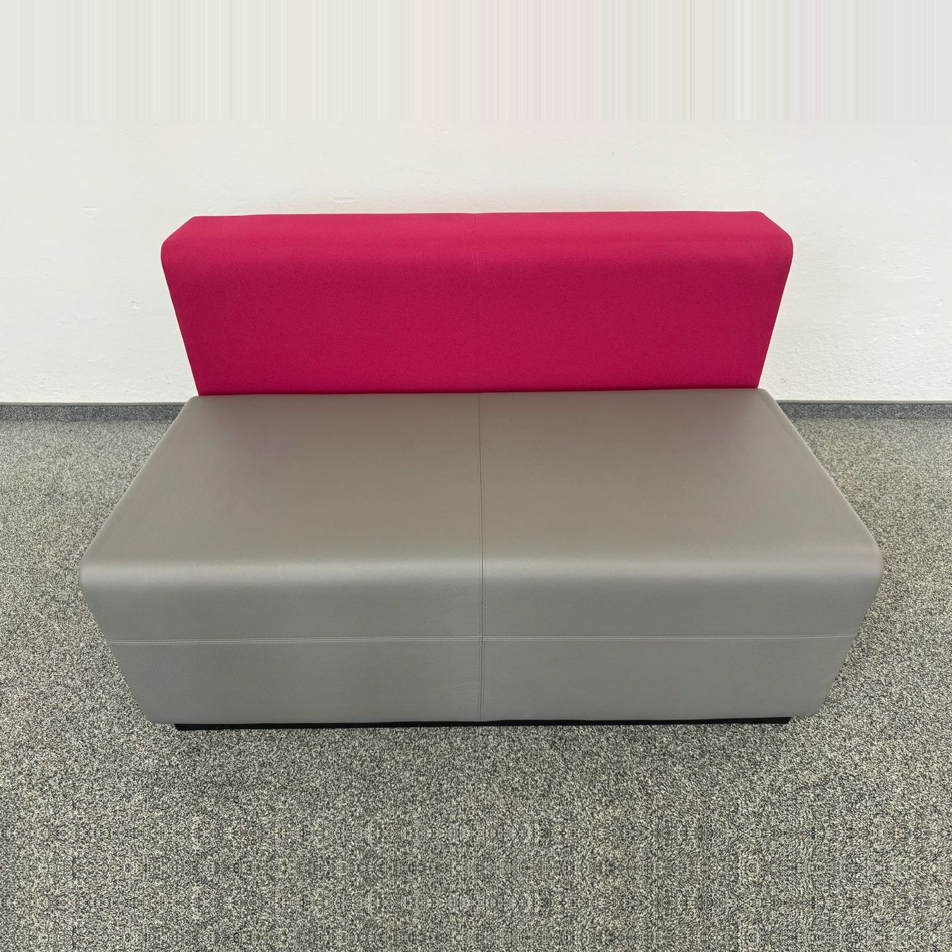Divani: Bene PARCS CAUSEWAY Lounge Sofa Small – Usato da Schönenwerd venduto da mcofficeshop