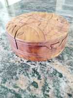 Boîte à secrets (ou boîte puzzle) en bois sculpté