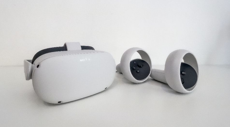 Meta Casque VR: Meta Oculus Quest 2 mit Controllern VR – D'occasion à Jens par tra_da87