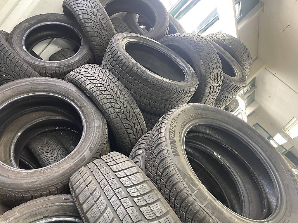 Pneumatici & Ruote complete: Winterreifen 300 Stück Export  – Usato da Aarau venduto da Avdyli1 3