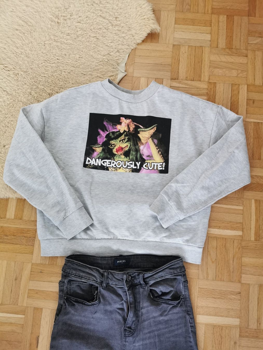 Lotti di vestiti: Jeans und SweatPulli Gr. M – Usato da Aadorf venduto da mona_speedy 1
