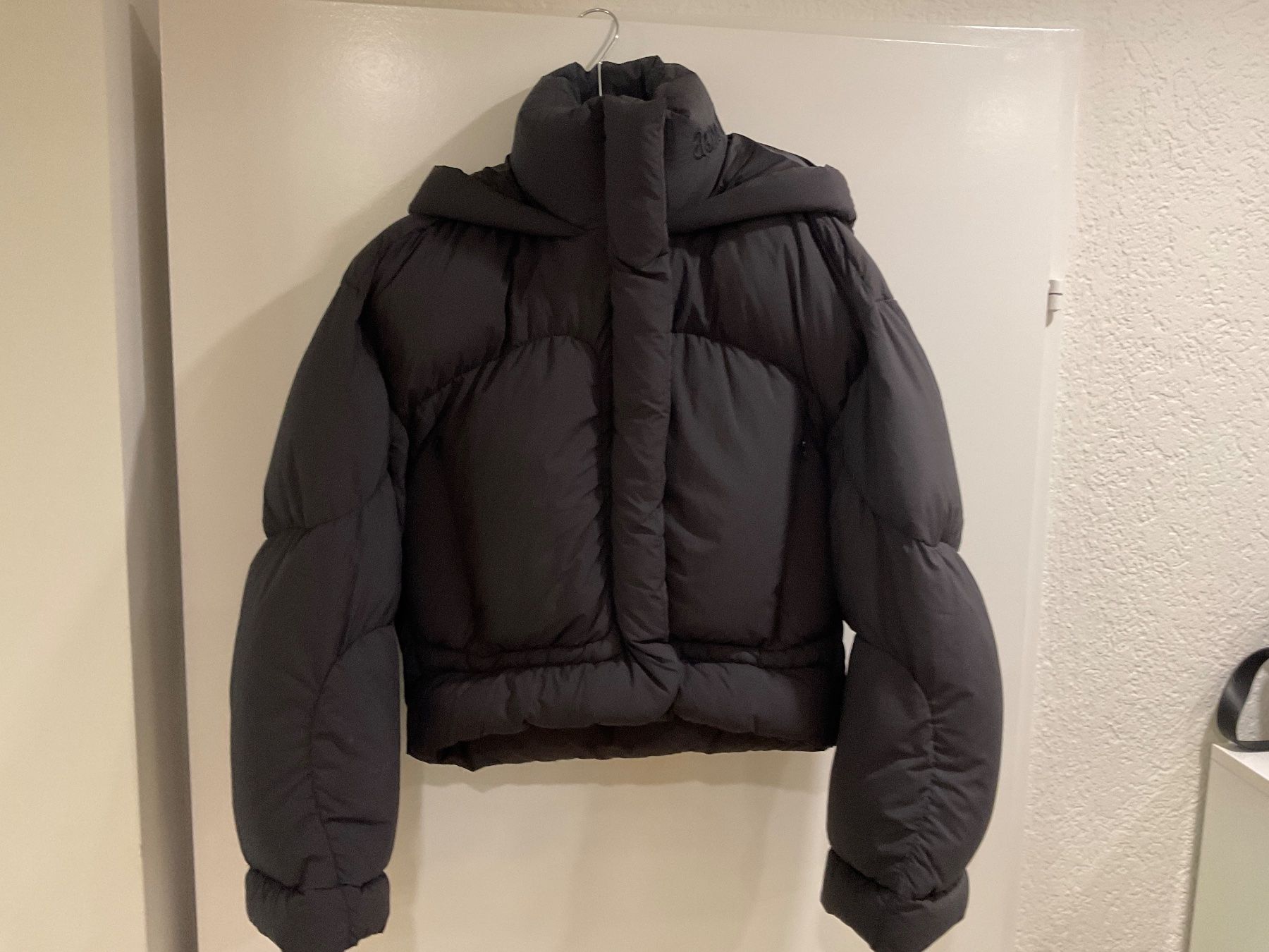 Acne Studios Vestes: Winterjacke von Acne Studios – Neuf (Voir description) à Maur par sosteme 2