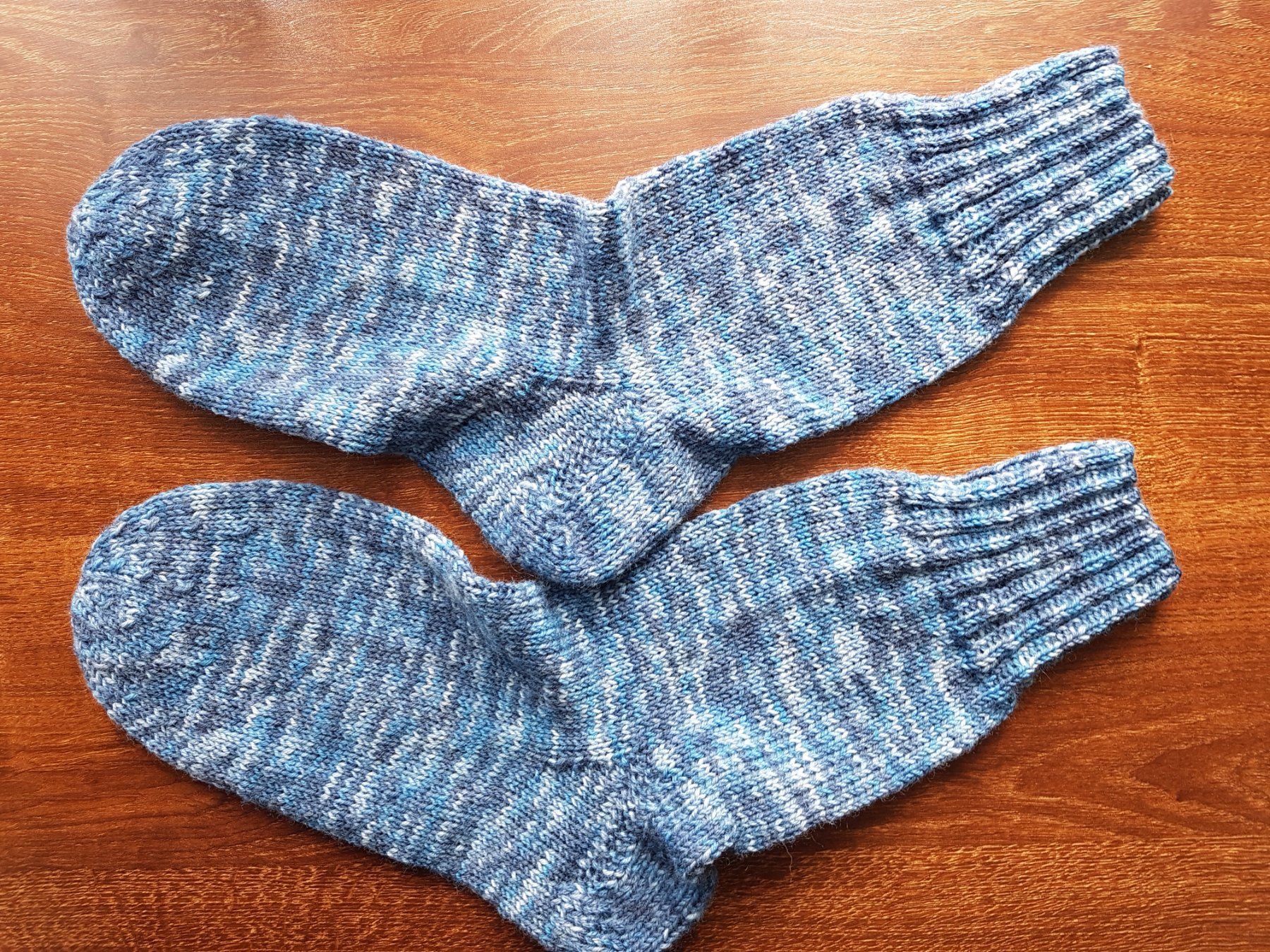 Calze: handgestrickte Socken Gr. 46/47 – Nuovo (secondo la descrizione) da Ursenbach venduto da gruenblau