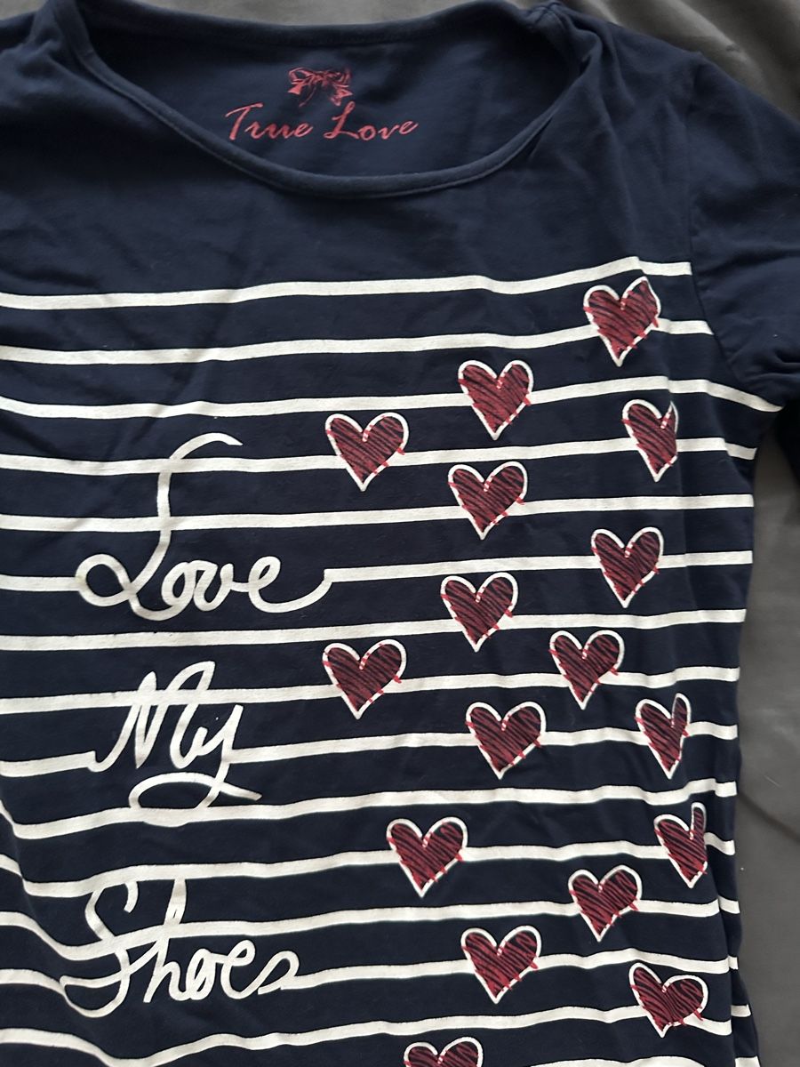 Camicette, T-shirt & Top: T-Shirt mit Herzen – Usato da Dürrenroth venduto da tvy_bh56 1