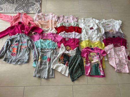 Grosses Tshirt / T-Shirt Set Grösse 110 / 116 + Fliessjacke