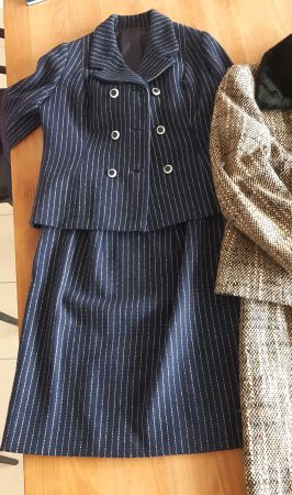 2 beaux tailleurs pour femme en laine, taille 42/44