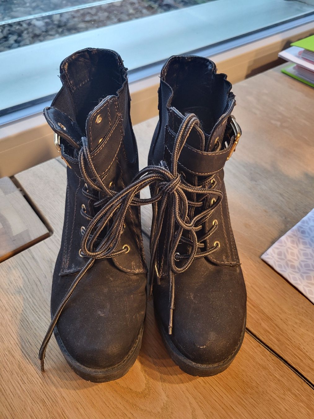 Chaussures femmes: Bottines taille 37 – D'occasion à Ecuvillens par loloall 1