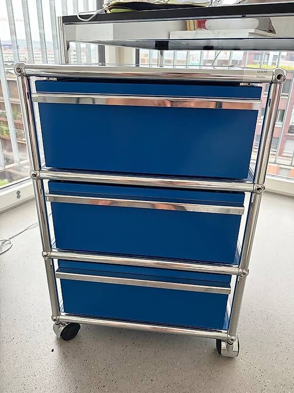Banconi: USM Haller Rollcontainer / Rollkorpus - Enzianblau – Usato da Zürich venduto da ncm3010