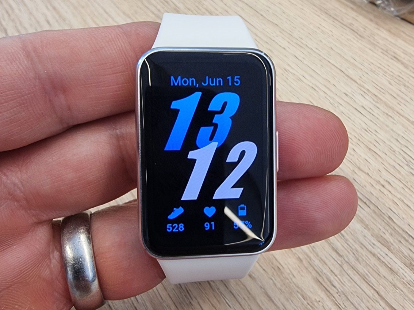 Fitbit Smartwatch: Samsung Galaxy Fit3 blanc – Nuovo (secondo la descrizione) da Corcelles-près-Payerne venduto da Tcholleybus 1