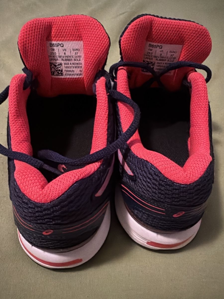 Asics Damenschuhe: ASICS  Gel-Spike – Gebraucht aus Sementina von bru_vpp5 1