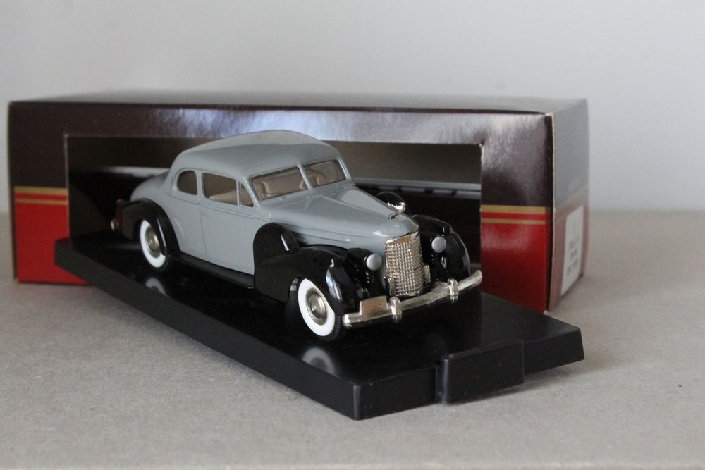 Modèle Réduit Cadillac V16 Coupe 1938-1940 – Échelle 1:43, Marron Et Noir, Métal – Rextoys, Neuf