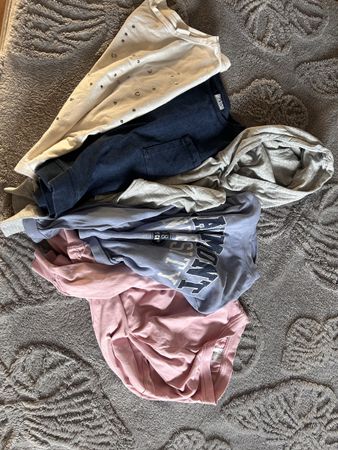 5 T-Shirts, Pullis, Gr. 128Mädchen, Top Zustand!