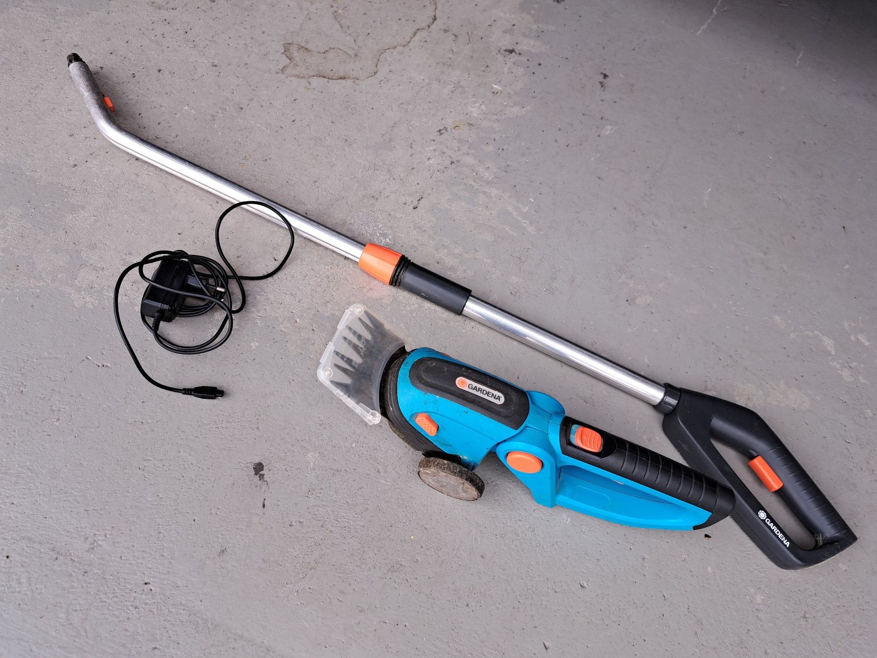Gardena Tagliaerba: Rasenschere Gardena Akku mit Teleskopgriff – Usato da Dierikon venduto da Sunds 3