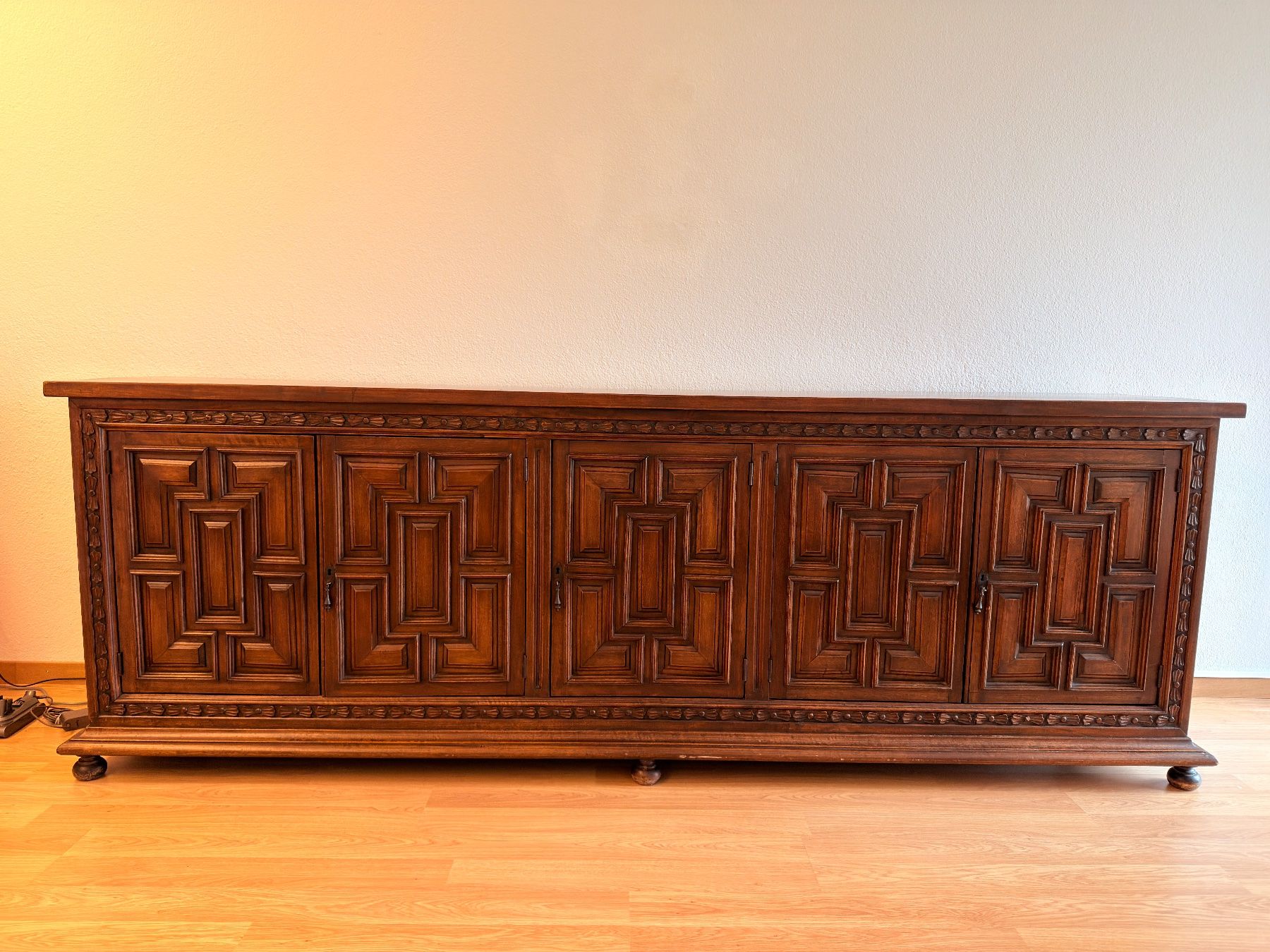 Credenze: Antikes Buffet / Sideboard aus Massivholz – Usato da Ittigen venduto da dal_jj57