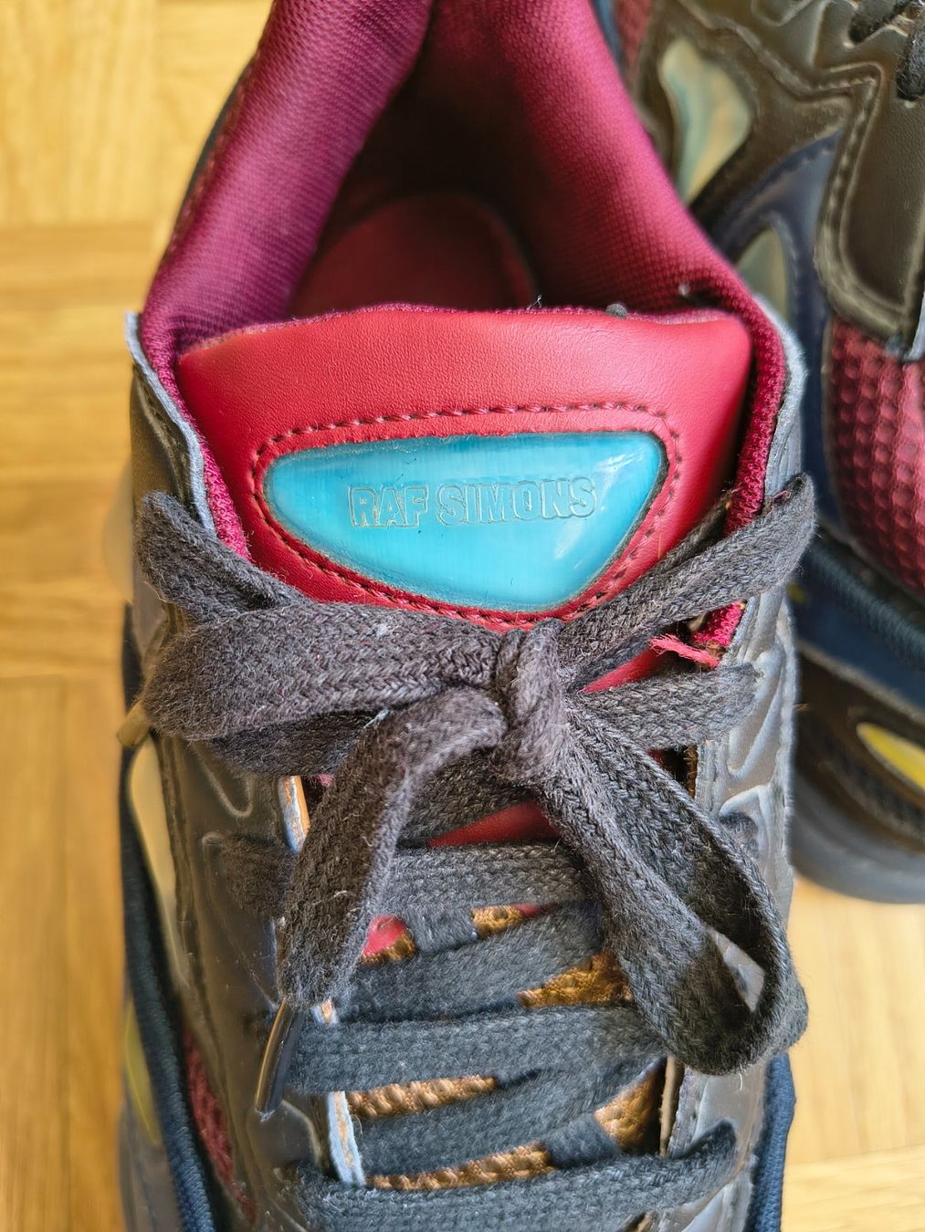 Raf Simons Scarpe da uomo: Raf Simons x Adidas Ozweego 2 Grösse 43.5 – Usato da Liebefeld venduto da manyawoods 2