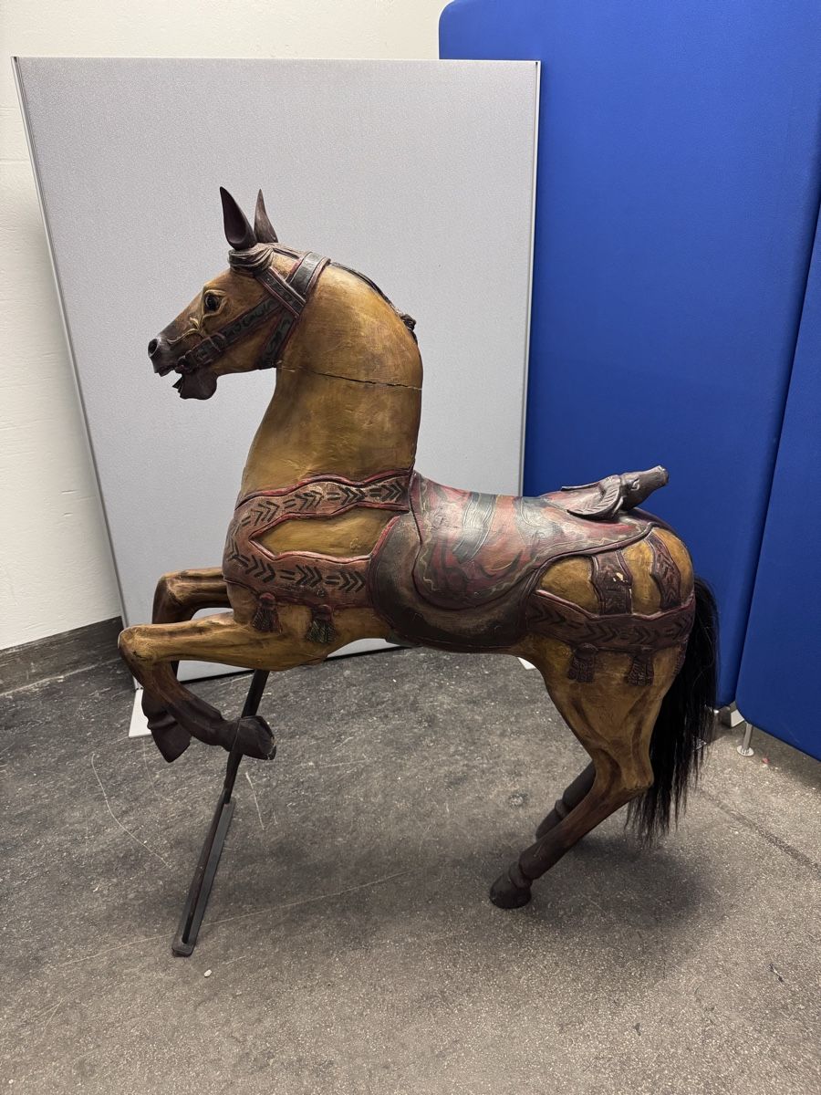 Sculture & Statue: Karussellpferd aus Holz, Höhe 1.30cm – Usato da Bern venduto da samryan 3