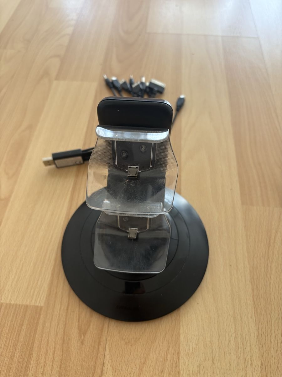 Sony Controller: 2 Original Sony DualShock 4 Controller - Ladestation - PS4 – Usato da Burgdorf venduto da iur_6898 3