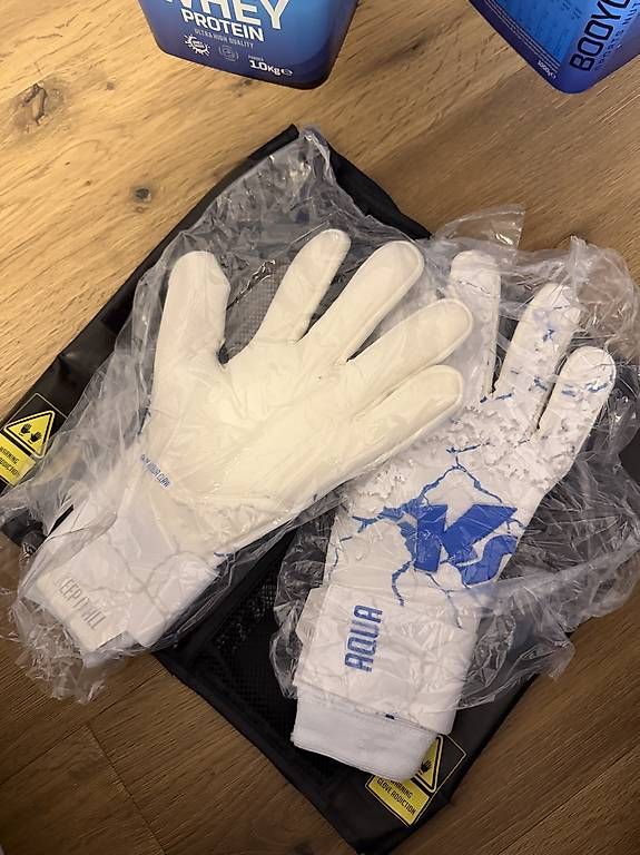 Guanti & manicotti: Torwarthandschuhe Keepersport – Usato da Schlieren venduto da Dave5699 1