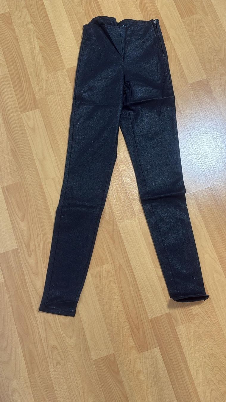 Pieces Pantaloni: Pieces Glitzer Hose – Nuovo (secondo la descrizione) da Zürich venduto da TG014 1