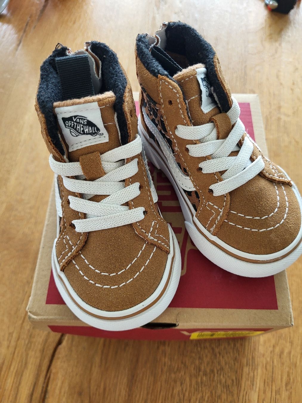 Vans Scarpe da uomo: Vans Leopard Braun, Grösse 19, Neu! – Nuovo (secondo la descrizione) da Rottenschwil venduto da stejung