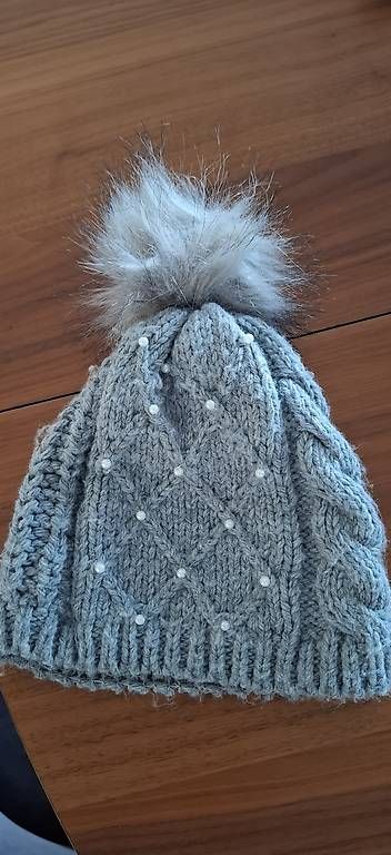 Copricapi, berretti & cappellini: Cappello/cuffia con perle 52/54 Wintermütze – Usato da Davesco-Soragno venduto da che_6rwb