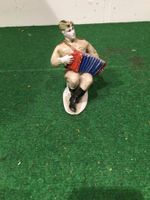 Figure "Akkordeonist" (Musiker) fein Porzellan Handbemalt...