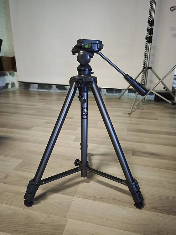 Treppiedi & Teste: Trépied photo/vidéo SolideX VT-87HQ avec boîte d'origine – Usato da Lausanne venduto da Haouille 4