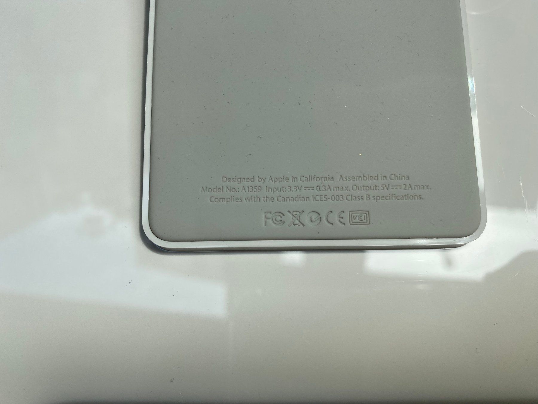 Apple Tastiere: Apple Wireless Keyboard A1359 CH mit iPad Dock Bluetooth – Usato da Wetzikon ZH venduto da BackToRetro 4