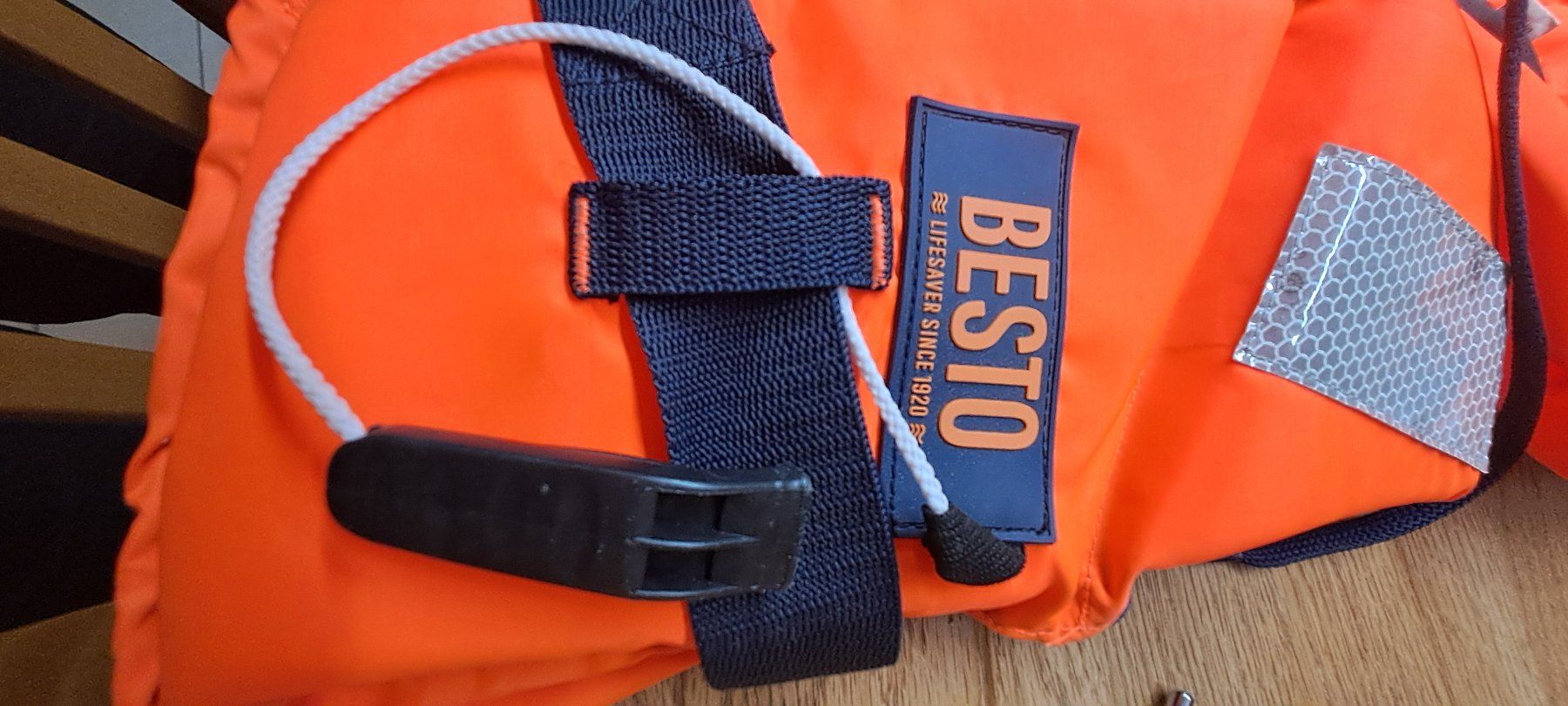 Giubbotti di salvataggio: Schwimmweste Besto 20-30 Kilo – Usato da Münchenwiler venduto da Zellerbarbara 3