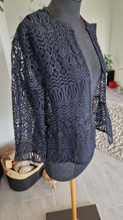 Jacke / Bolero in schöner Spitze NEU