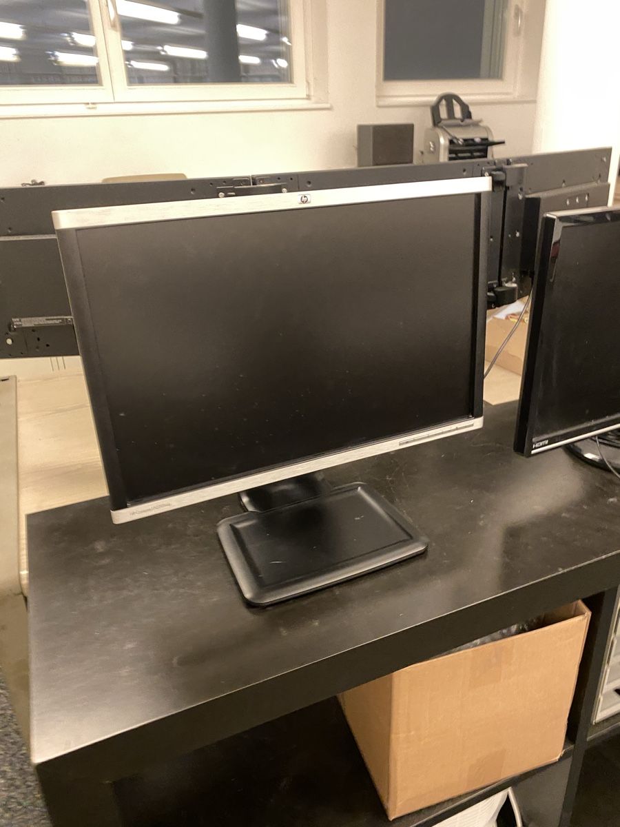 Ecrans: 3 PC Monitore – D'occasion à Herrliberg par Julianopie
