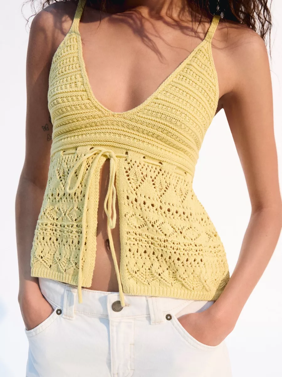 Bershka Tops: Top – Neu (gemäss Beschreibung) aus Schüpfen von ani_gj8r