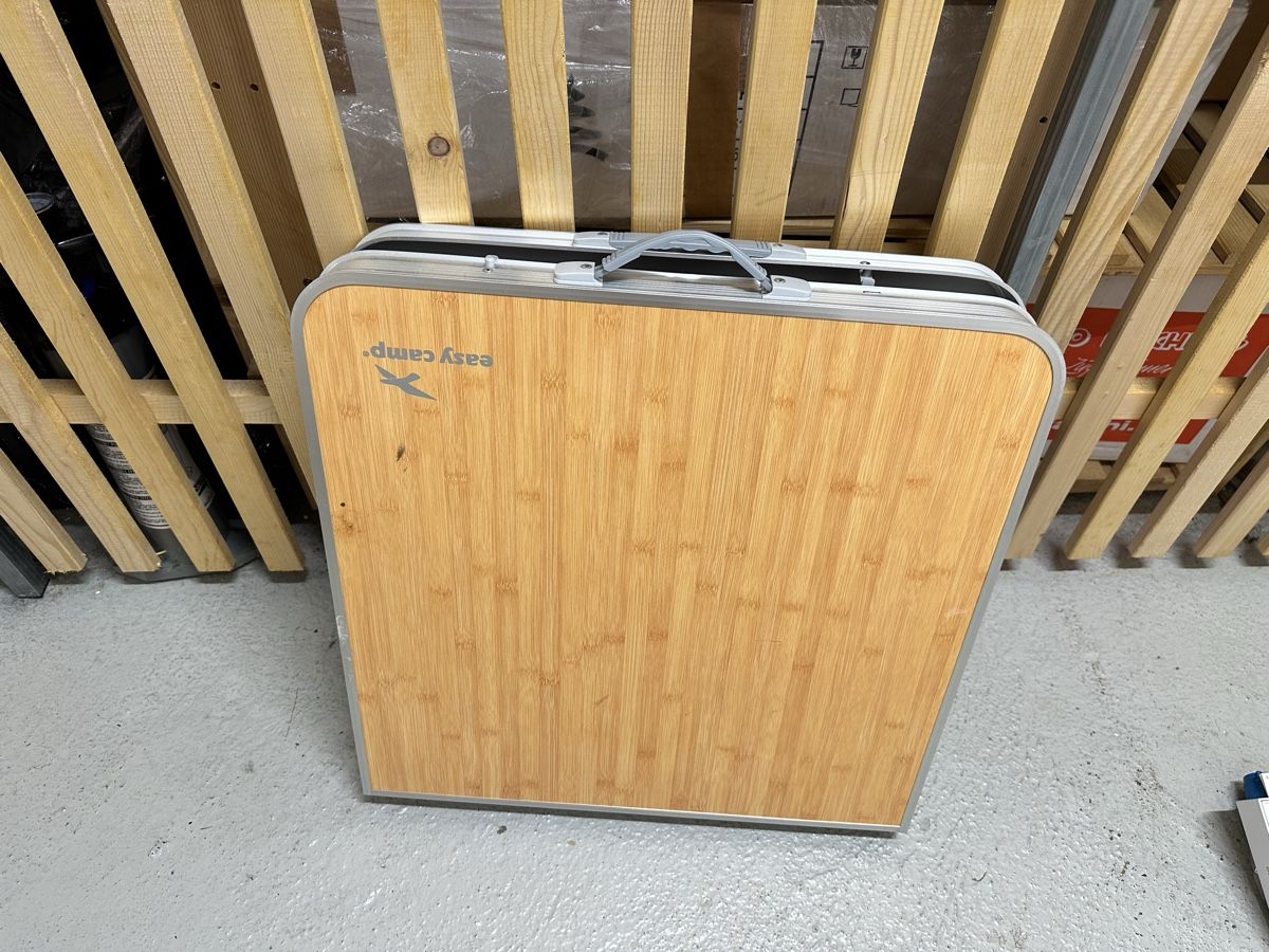 Tables: Camping Tisch Set mit 4 Hocker Aluminium – D'occasion à Thalwil par Thommy_nau 1