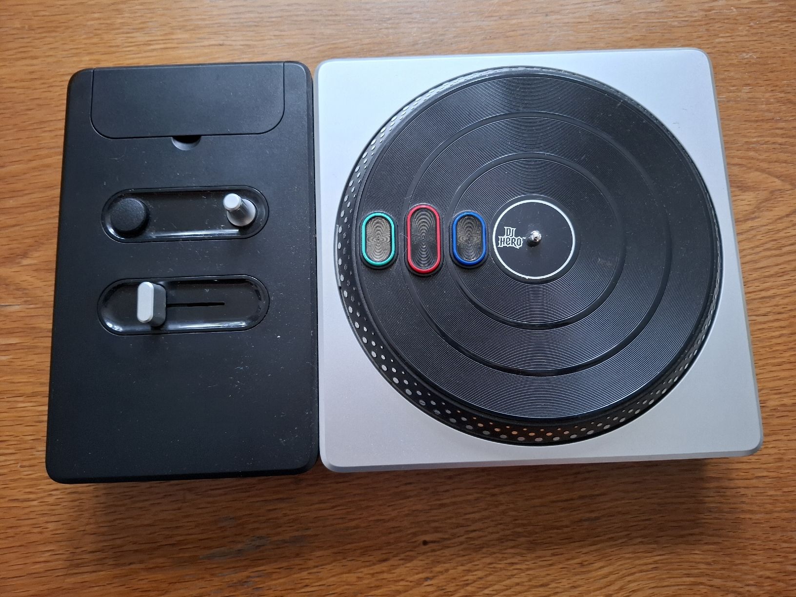 Giochi: DJ Hero Turntable Controller - Playstation 3 PS3 – Usato da Hunzenschwil venduto da Hardrock6 1