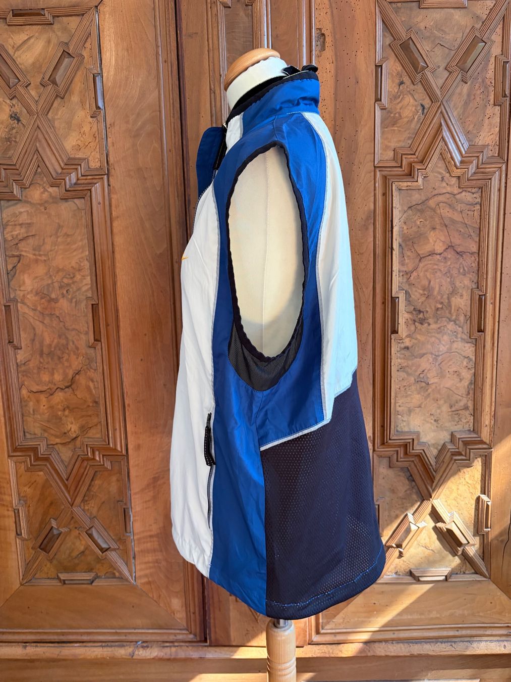 Nike Gilets: NIKE Weste  Gr. M  Zustand: Perfect – D'occasion à Interlaken par Bona55 1