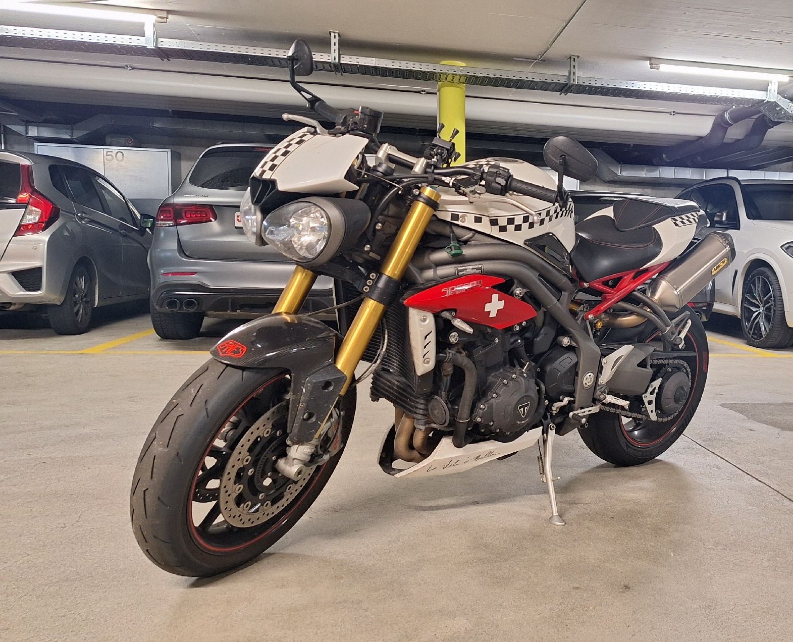 Triumph Strada: Triumph Speed Triple 1050 R – Usato da Winterthur venduto da _Mitschi_