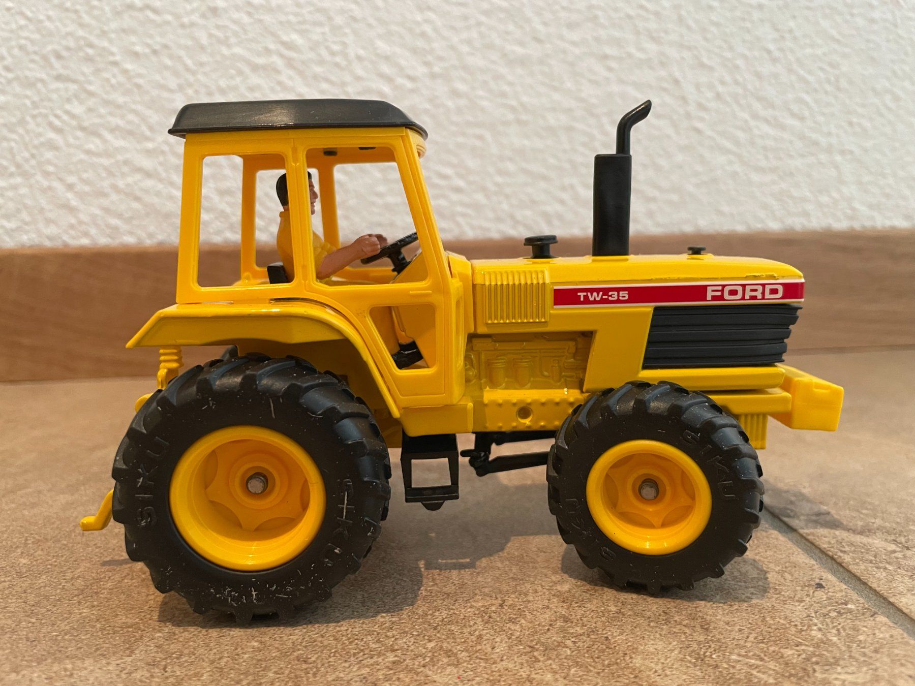 Ford Trattori: SIKU Ford TW-35 Industrie – Nuovo e nell'imballaggio originale da Kreuzlingen venduto da Stefan1150 2