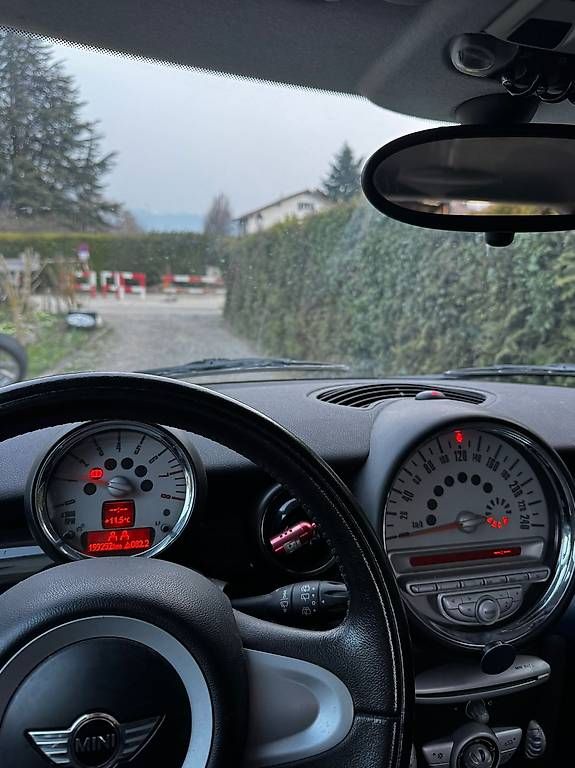 Mini Automobili: Mini Cooper à vendre – Usato da Aubonne venduto da alx_7rdp 2
