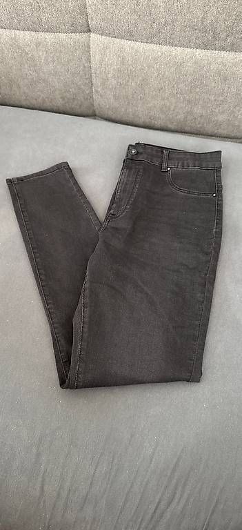 Jeans: Only Jeans Schwarz XL/32 – Usato da Sarnen venduto da Sejosa15