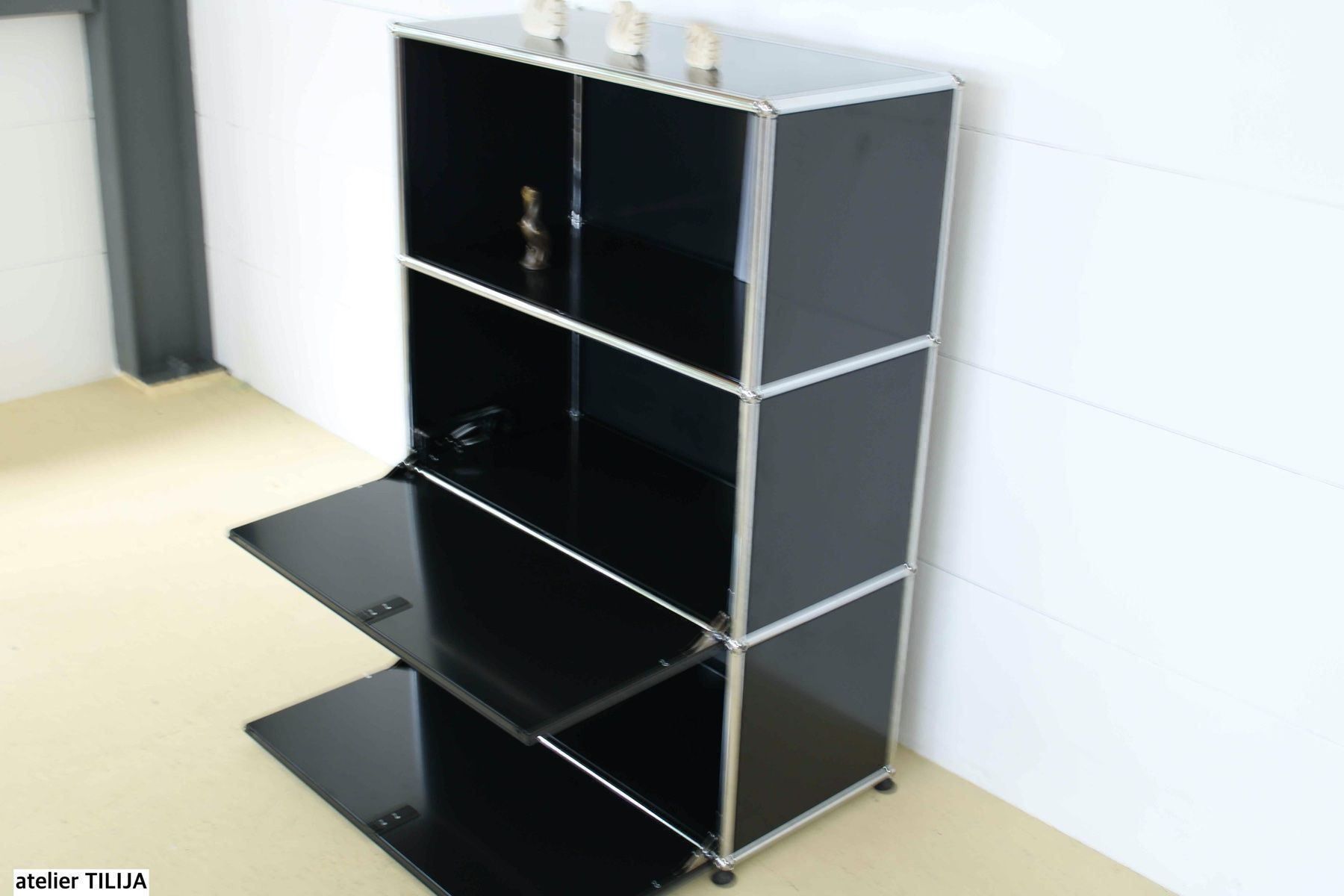 USM Cassettiere: USM Sideboard, Lieferung & Umbau möglich – Usato da Meinisberg venduto da atelier_TILIJA 6