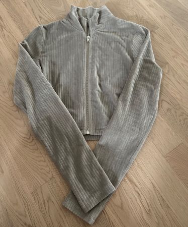 Graue Jacke
