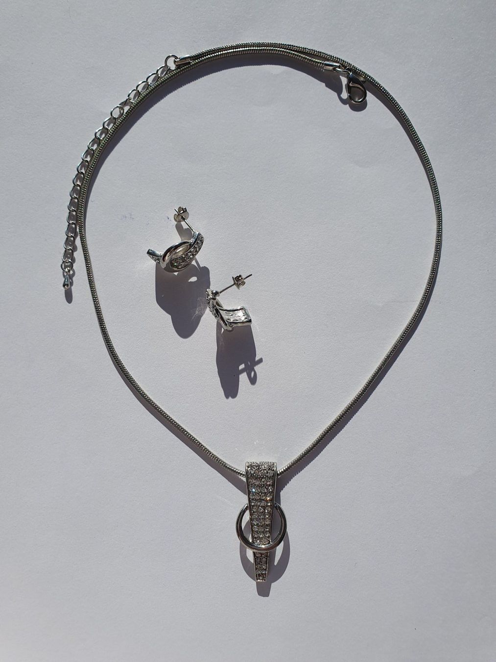 Catenine: Lässiges Schmuckset mit Zirkonia – Usato da St. Margarethen TG venduto da Schachmatt 4
