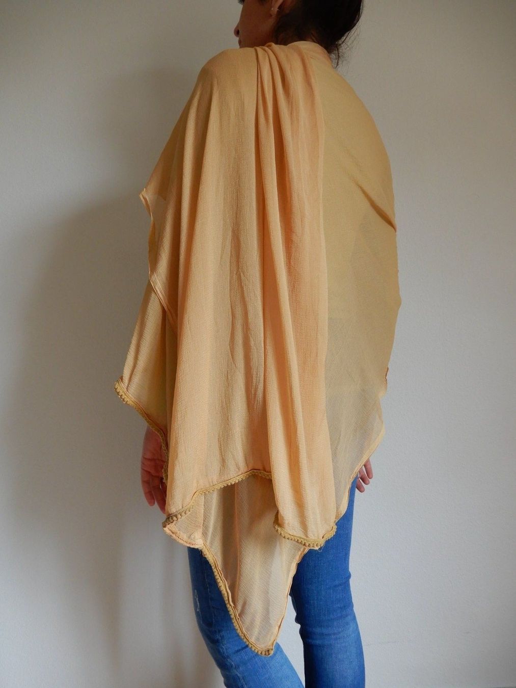 Foulard & Sciarpe: durchsichtiges Schal Goldene Farbe - châle transparent doré – Nuovo (secondo la descrizione) da Zürich venduto da sahaara01 4